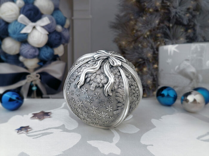 Silver Christmas tree ball "Winter Fairy Tale"